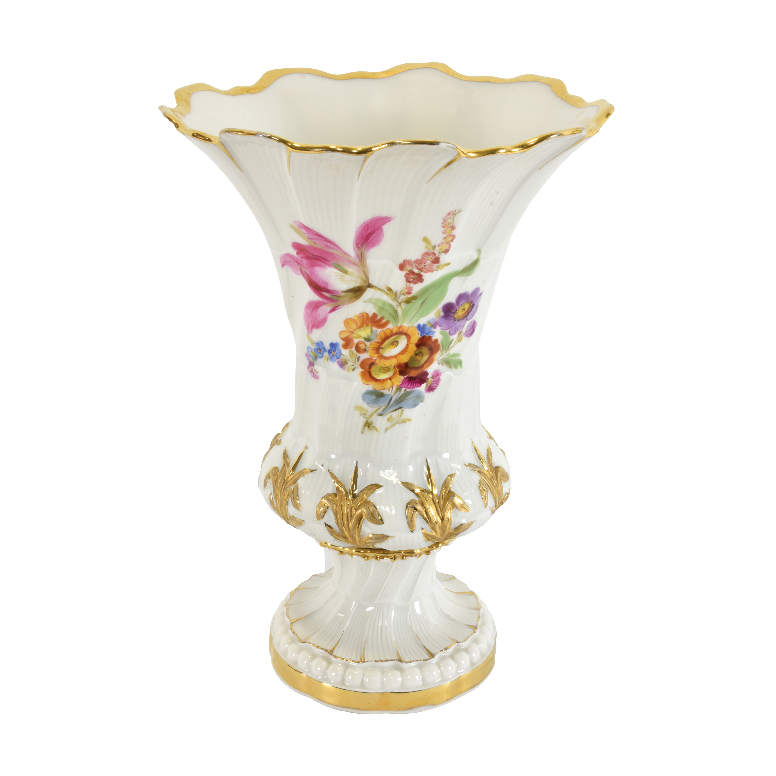 Meissen - A crater vase with shell relief design on base