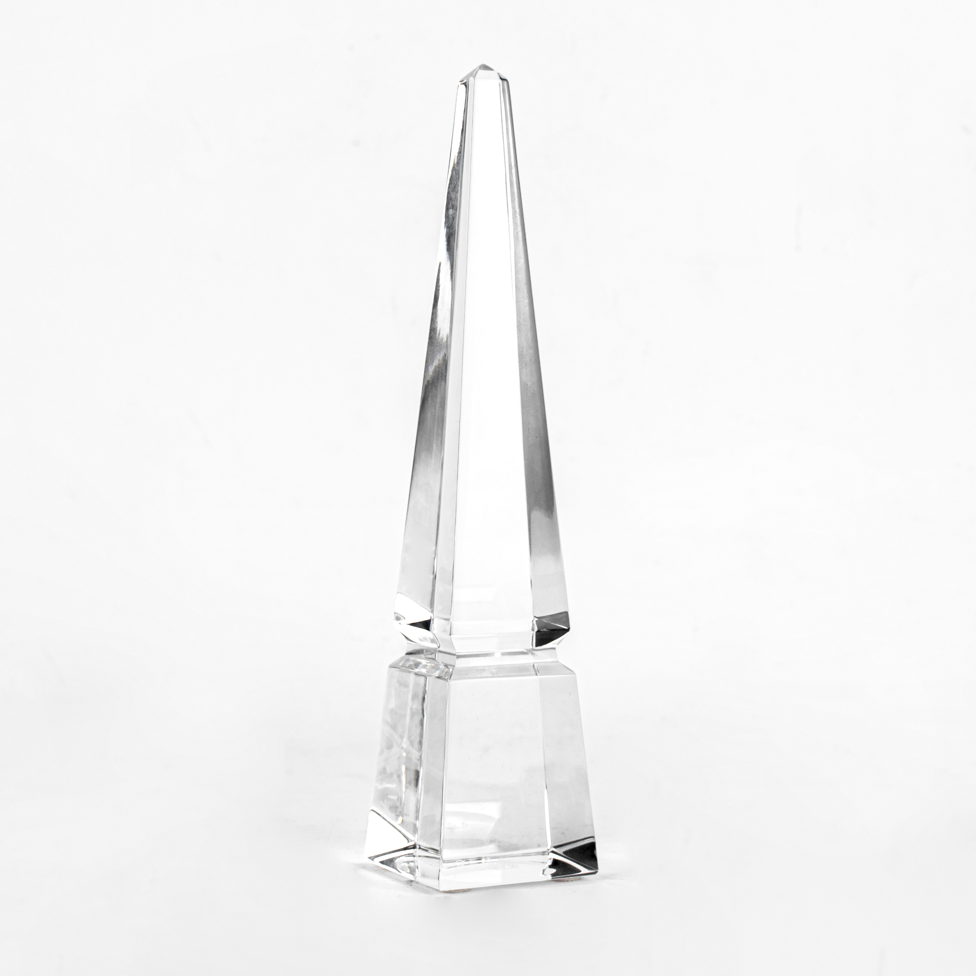 Baccarat - A crystal obelisk sculpture