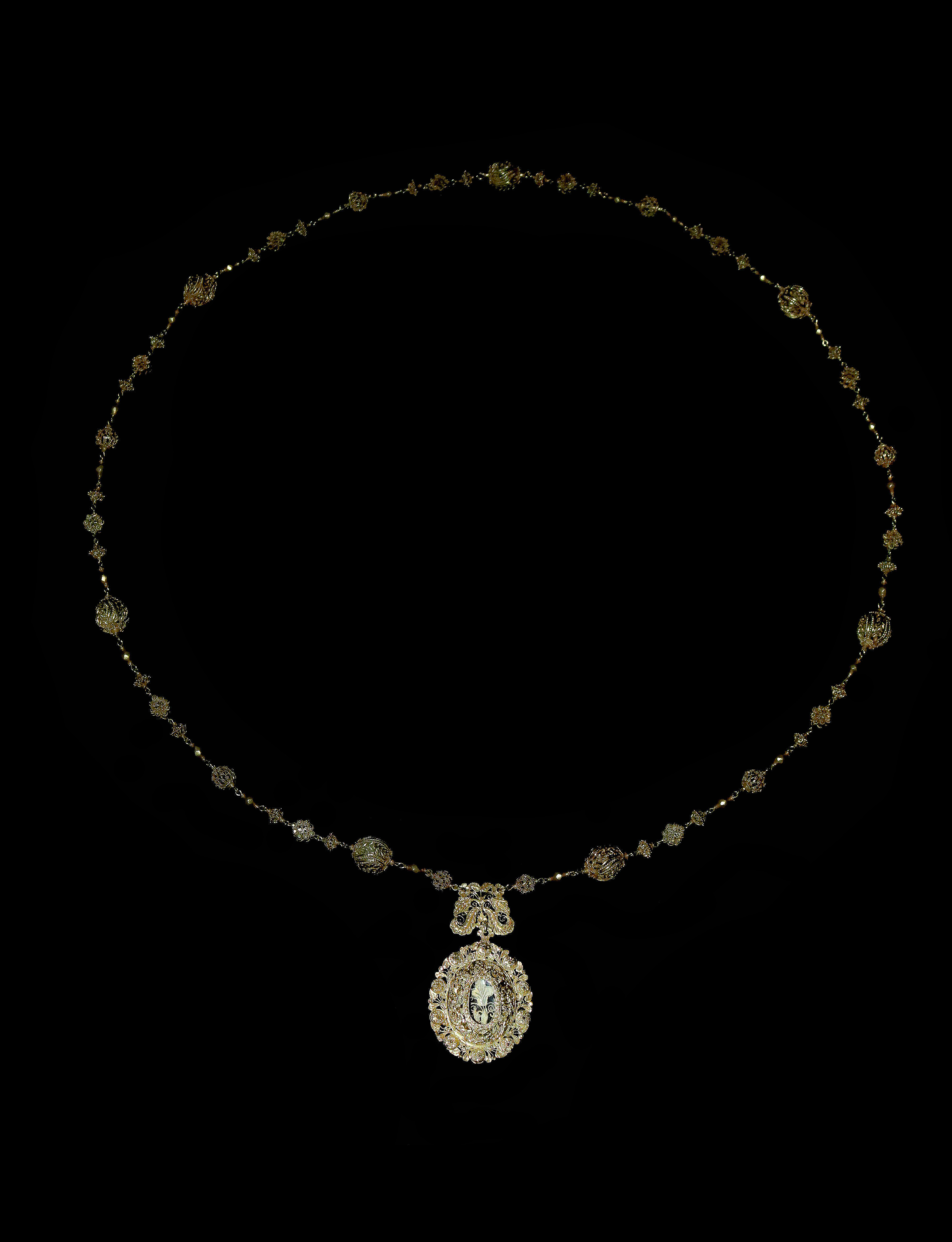 Celia Molano (G022) Gold tambourine necklace with medallion