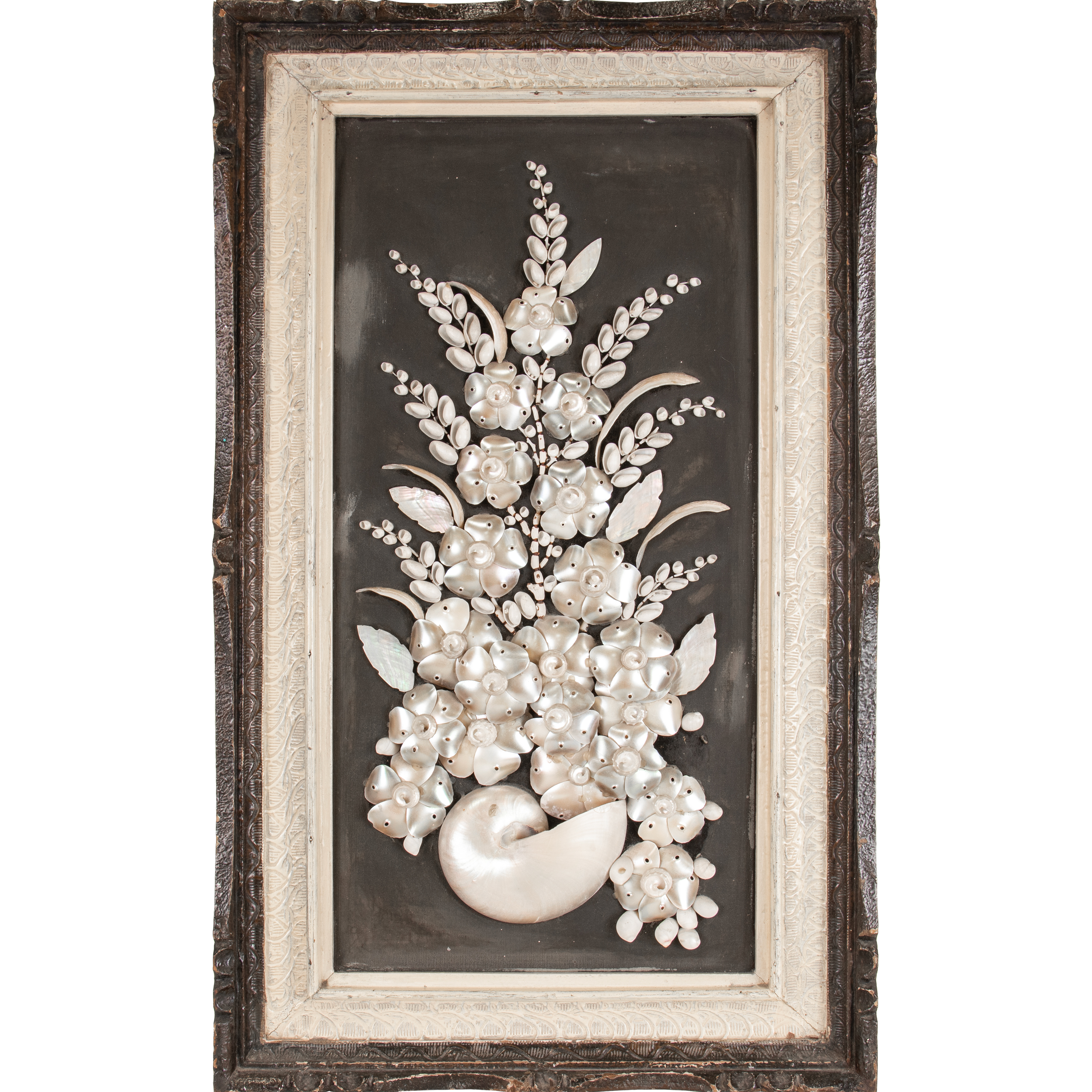 A framed Lagáng flower bouquet arrangement