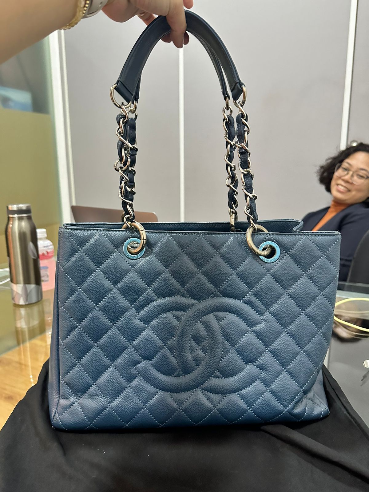 Chanel - Blue quilted caviar bag